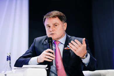Член Совета АСПОЛ, председатель Правления Ассоциации юристов России Владимир Груздев поделился своими воспоминаниями об Артуре Чилингарове: 